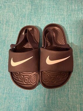 Nike Black Kids Slide Sandals with White Swoosh